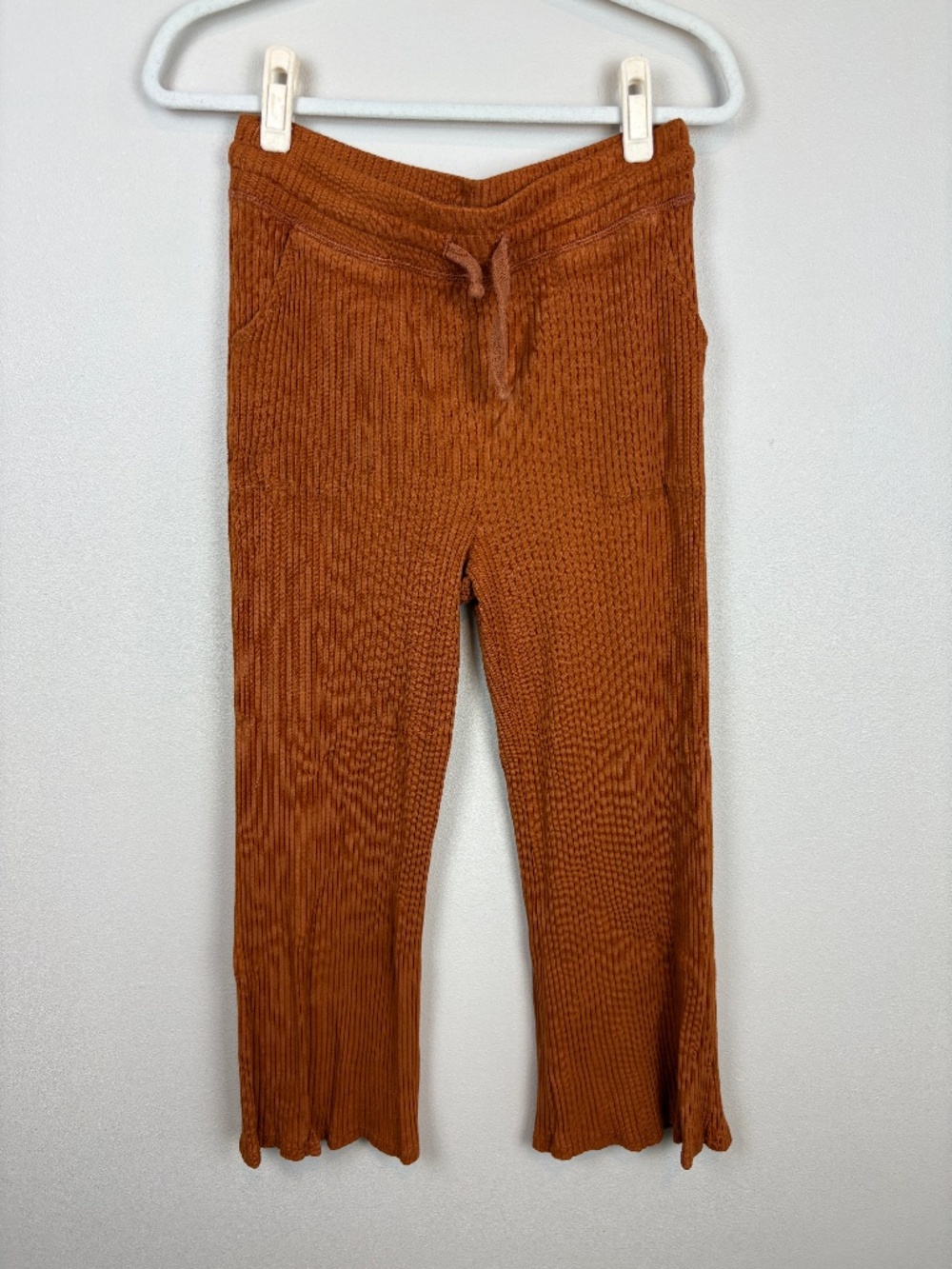 Beyond Yoga Free Flow Wide Leg Cropped Pant in Clove Brown - Size Medium